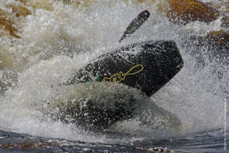 Чемпионат России по фристайлу на бурной воде 2011г.(Тивдия). Летаем!